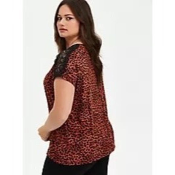 Torrid Womens Plus 2x Super Soft Animal Print Lace Inset Dolman Tee - Picture 2 of 7